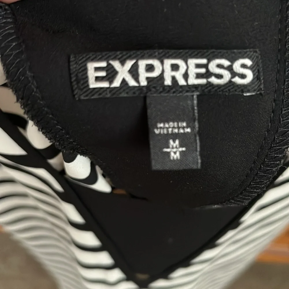 Express top - Picture 2 of 3
